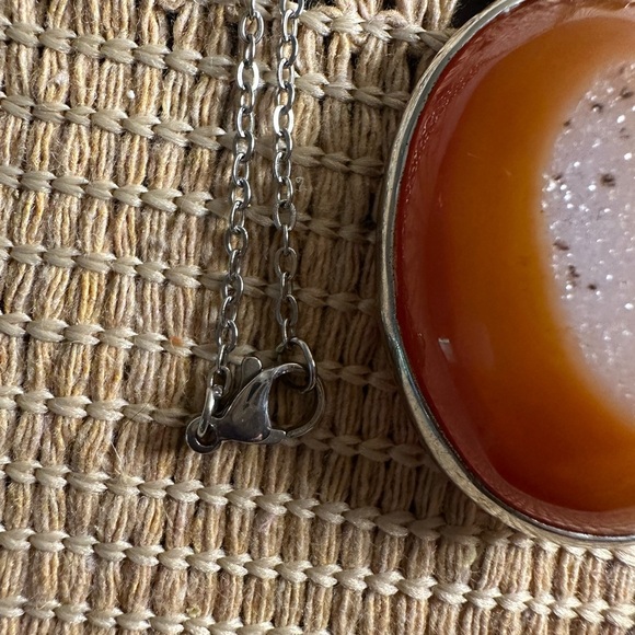 Druzy Agate Oval Pendant Necklace on Silver Copper Chain - Picture 14 of 16